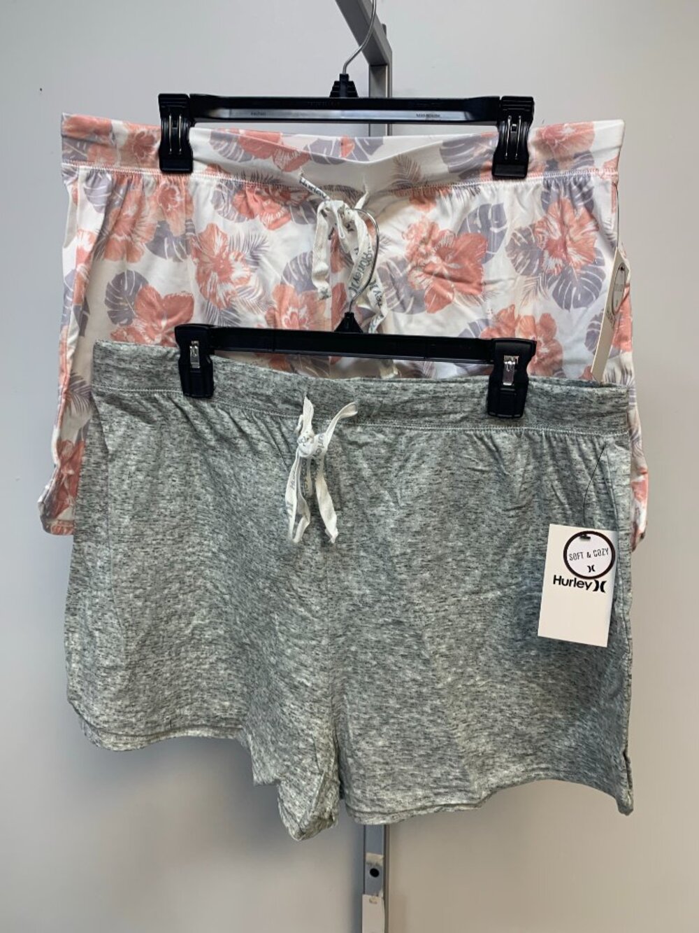 New Hurley Women's Shorts Never Worn Pick your size - all available - Picture 2 of 9